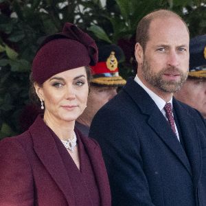 Kate Middleton : révélation du message caché derrière son total look lie de vin lors de sa nouvelle apparition officielle