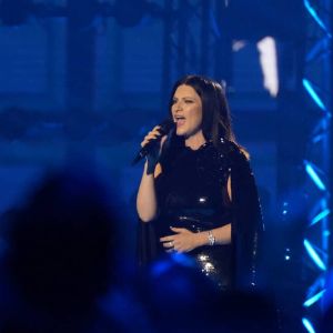 Laura Pausini, une silhouette éblouissante à 50 ans