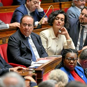 Le PS face à la motion de censure : une situation critique