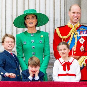 "Les cadeaux de Noël de George, Charlotte et Louis révélés par Kate et William"