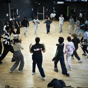 Marseille : la jeunesse s'exprime à travers la danse et la création artistique