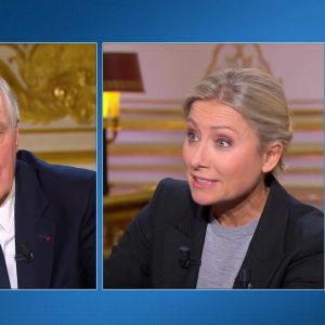 Michel Barnier embarrassé par une remarque sur Marine Le Pen lors d'une interview télévisée