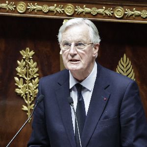 Qui remplacera Michel Barnier en cas de motion de censure ?