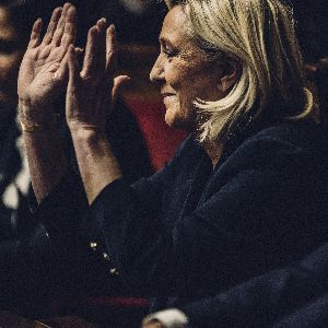 Révélation des macronistes sur la compromission de Barnier avec l'extrême droite