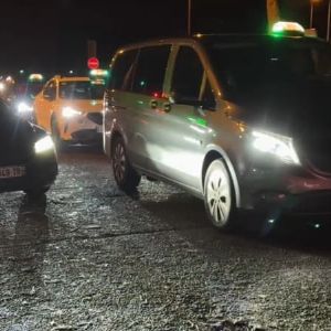 Taxis en colère : manifestation perturbant les routes en Île-de-France