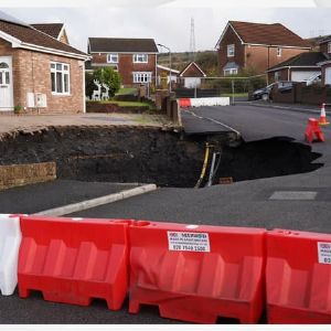 Un gouffre impressionnant menace des habitations au Pays de Galles