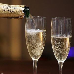 Fêtes de fin d'année : Astuces pour acheter du champagne de qualité à prix réduit