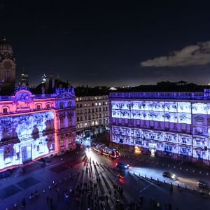 Grève spectaculaire des pompiers de Lyon lors de la Fête des lumières