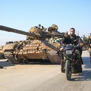 Progression des rebelles et jihadistes vers la ville stratégique d'Hama en Syrie