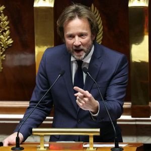 "Vallaud appelle les macronistes à un sursaut moral face à Marine Le Pen et au RN"