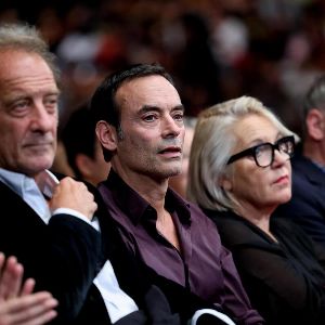 Anthony Delon révèle les violences de son enfance et son évolution avec son père