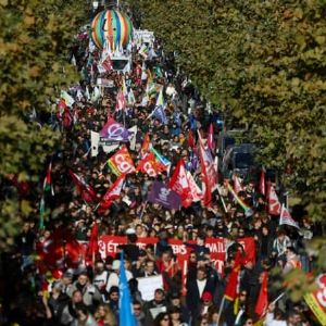 "Grève à Marseille: importante mobilisation contre les coupes budgétaires"