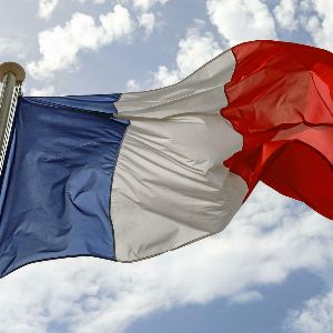 Le véritable origine du drapeau français révélée : ce n'est pas une grève antiraciste