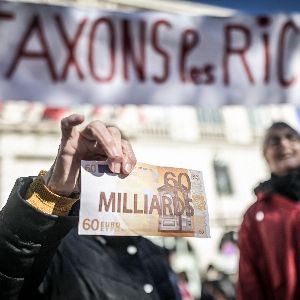 Les fonctionnaires de Bayonne réclament un gouvernement de gauche après la chute de Barnier