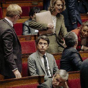 Les socialistes refusent la non-censure des LR au PS