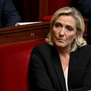 Marine Le Pen dénonce la misogynie du gouvernement suite à la motion de censure