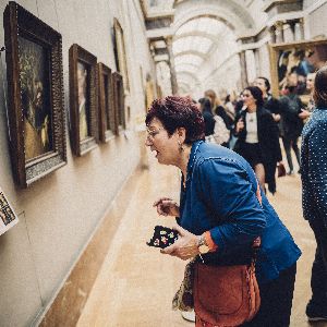 Des experts du Louvre-Lens influencent les cartels du Louvre à Paris