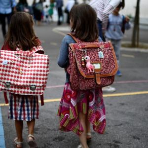 Des parents optent pour des shorts sous les jupes de leurs filles pour des raisons de pudeur et de praticité