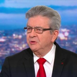 "Gilles Bouleau provoque Jean-Luc Mélenchon en direct sur TF1 : la réplique virale qui secoue la toile"