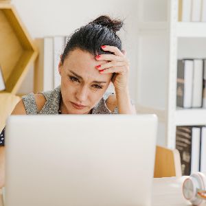 Impact de la charge mentale sur la carrière et la santé des femmes