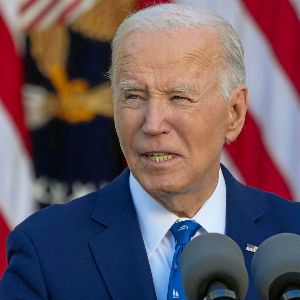 Joe Biden envisage des grâces préventives pour contrer les menaces de Trump