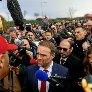 "Le bilan terni de Macron : plans sociaux et chômage en hausse"