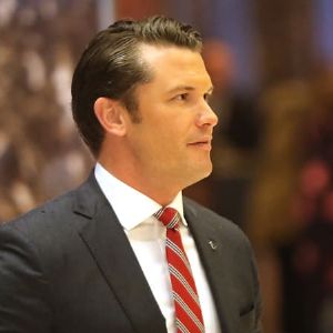 Donald Trump maintient son choix controversé de ministre de la Défense malgré les accusations contre Pete Hegseth