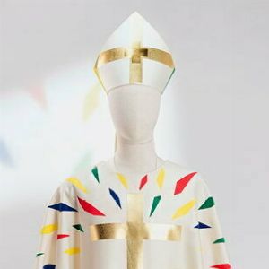 Jean-Charles de Castelbajac crée des tenues liturgiques originales pour Notre-Dame de Paris