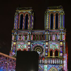 Un célèbre créateur français signe les tenues liturgiques pour la réouverture de Notre-Dame