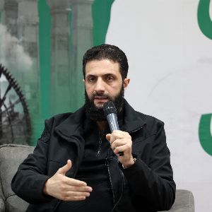 Abou Mohammad al-Jolani, le leader rebelle qui a renversé le régime d'Assad en Syrie