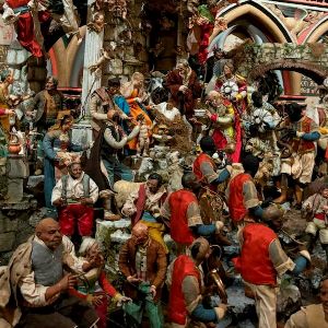 Crèche napolitaine à Notre-Dame pour célébrer la réouverture