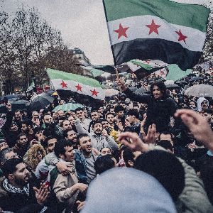 La chute de Bachar al-Assad : scènes de liesse à Paris