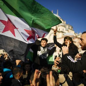 Les Syriens fêtent la chute d'Al-Assad à Istanbul avant un retour au pays