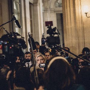 Marine Le Pen : icône politique, éclipsée par les scandales ?