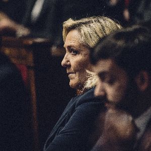 "Révélations choc : réactions de Mélanchon et Le Pen à la chute de Bachar al-Assad"