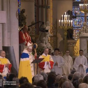 "Scandale à Notre-Dame de Paris : Lidl soupçonné d'avoir influencé la tenue de l'archevêque, révélations explosives !"