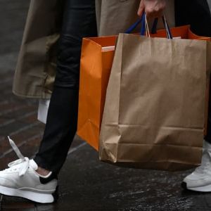 "2025: Lyon dévoile les nouveaux dimanches shopping pour les commerces"