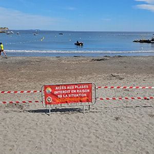 "Découverte mystérieuse sur une plage du Var : raisons de la fermeture alarmante révélées !"