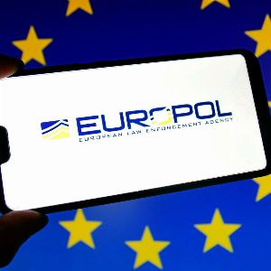 "Découvrez les nouveaux criminels français les plus recherchés par Europol, dont un évadé célèbre"