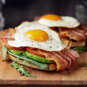 "Le remède ultime contre la gueule de bois : le sandwich miracle d'une médecin britannique!"