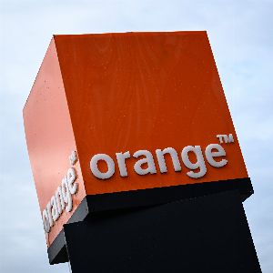 "Orange écope d'une amende record de 50 millions d'euros pour des publicités intrusives"