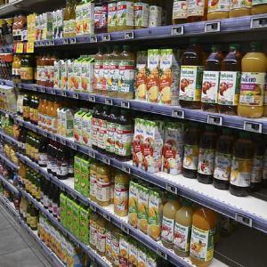 "Attention ! Les jus de fruits plus dangereux pour le cœur que les friandises, révèle une étude suédoise"