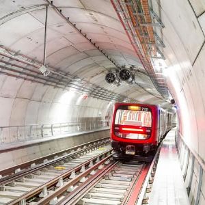 "Incident perturbe métro à Lyon : ligne B arrêtée entre Gerland et Gare d'Oullins, bus relais en service"