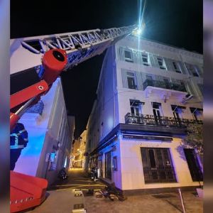 "Incroyable ! Le pub Ma Nolan's à Cannes ravagé par un incendie dévastateur"