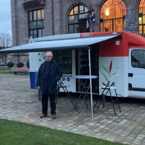 "La mairie à portée de tous : Marcq-en-Barœul innove avec une mairie mobile dans un camion"