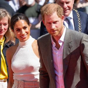 "Le baiser tendre de Meghan et Harry qui met fin aux rumeurs de divorce"