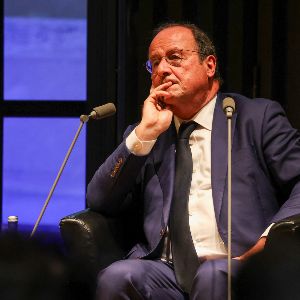 "Le nouveau surnom critique de François Hollande par les macronistes : un secret dévoilé dans les couloirs."