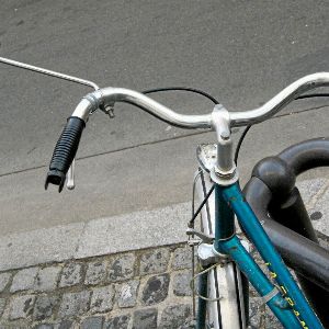 Le scandale du décret sur les feux arrière de vélo : quand les autorités abusent de leur pouvoir