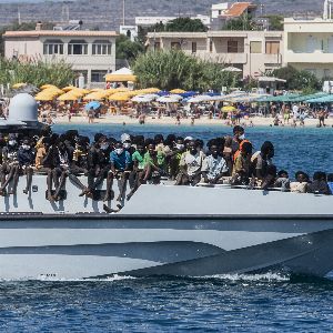 "Méditerranée : Incroyable sauvetage d'une fillette de 11 ans, 44 migrants disparus"