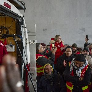 "Mobilisation massive dans différents secteurs ce 12 décembre : industries, fonctionnaires et cheminots se rassemblent"